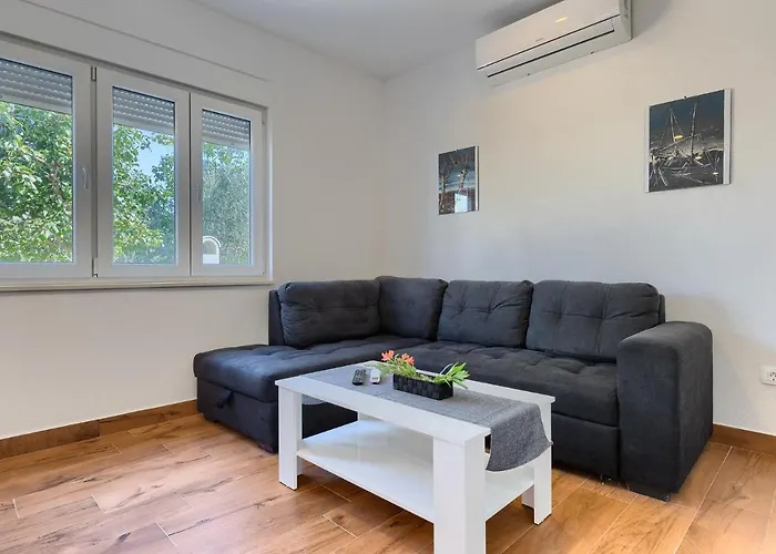 Holiday House Chill Out Loborika Pula 6 Persons
